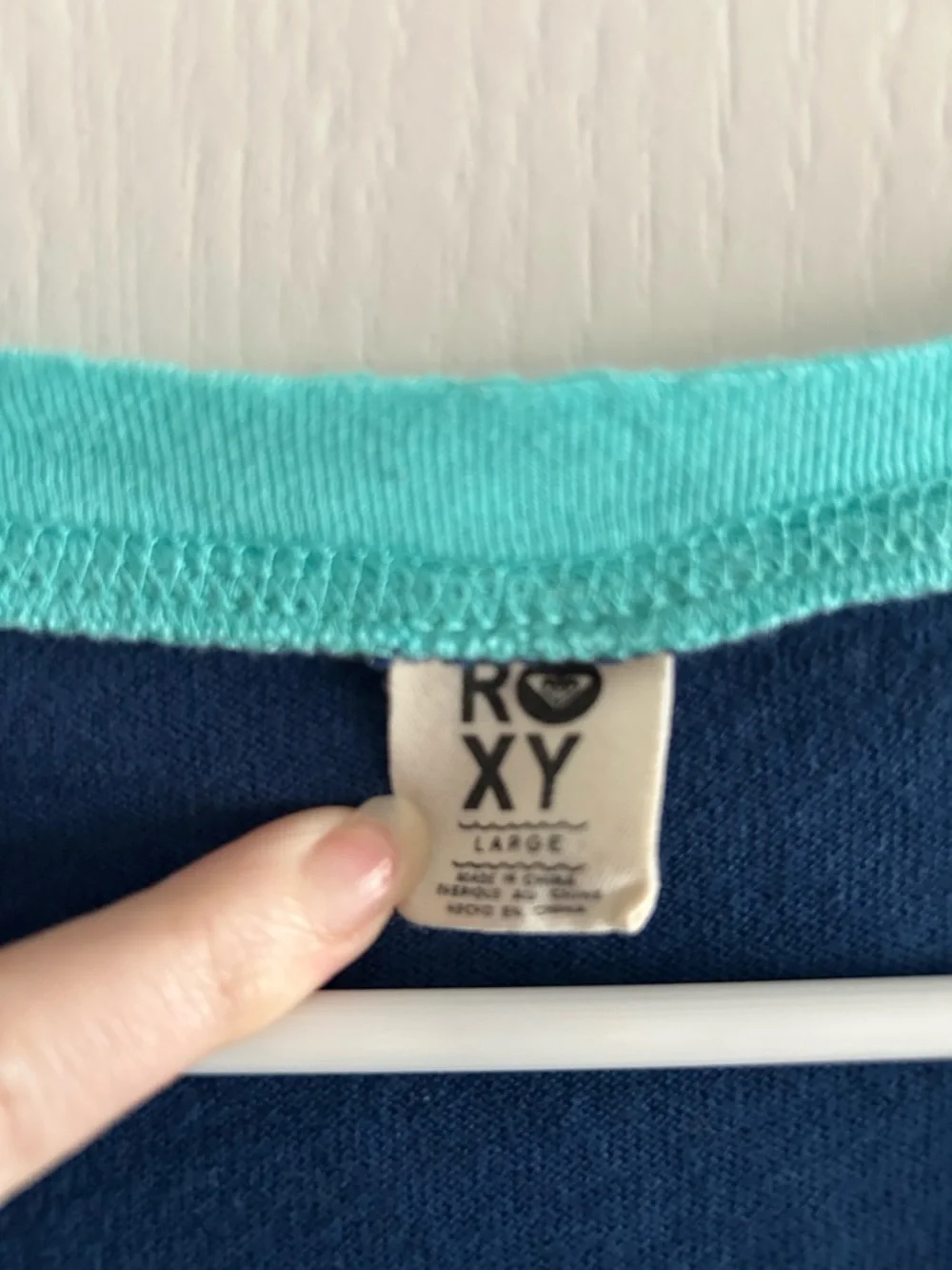 Y2K Roxy Henley - Picture 3 of 3